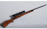 Weatherby Mark V Deluxe +Burris Scope .300 Wby Mag - 1 of 7
