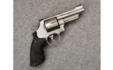 Smith & Wesson Model 629-6 .44 Remington Magnum - 1 of 2