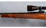 Weatherby Mark V Deluxe L.H. in .240 Weatherby Magnum - 5 of 9