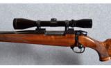 Weatherby Mark V Deluxe L.H. in .240 Weatherby Magnum - 4 of 9