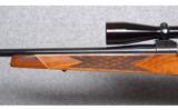 Weatherby Mark V Deluxe in L.H. 