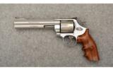 Smith & Wesson ~ 629 Classic DX ~ .44 Mag. - 2 of 4