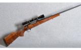 Weatherby ~ Mark V Sporter ~ .257 Wby. Mag. - 1 of 8