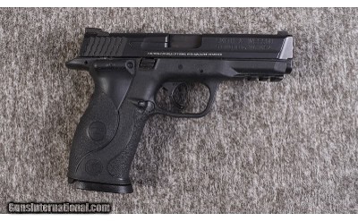 Smith & Wesson ~ M&P9 ~ 9mm