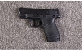Smith & Wesson ~ M&p9 Shield ~ 9mm luger - 2 of 2