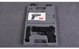 HK ~ USP ~ .40 S&W - 3 of 3