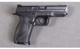 Smith & Wesson ~ M&P 40 ~ .40 S&W - 1 of 2