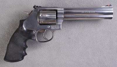 Smith & Wesson ~ 686-6 ~ .357 Mag