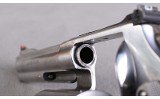 Smith & Wesson ~ Model 629-6 ~ .44 Magnum - 4 of 7