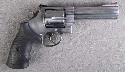 Smith & Wesson ~ Model 629-6 ~ .44 Magnum