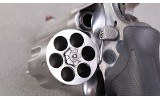 Smith & Wesson ~ Model 629-6 ~ .44 Magnum - 3 of 7