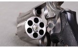 Smith & Wesson ~ Model 686-4 ~ .357 Magnum - 3 of 9