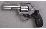 Smith & Wesson ~ Model 686-4 ~ .357 Magnum - 2 of 9