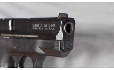 Smith & Wesson ~ M&P 9 Shield ~ 9mm Luger - Image 3 of 4