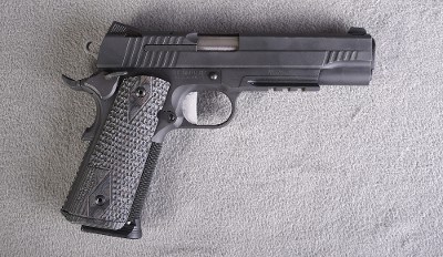 SIG Sauer ~ 1911 ~ .45 ACP - Image 1 of 4