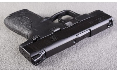 Smith & Wesson ~ M&P 9 Shield ~ 9mm - Image 3 of 4