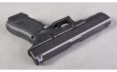Glock ~ G17 Gen 4 ~ 9mm Luger - Image 3 of 4