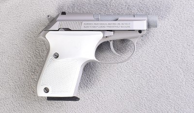 Beretta ~ 3032 Tomcat ~ .32 Auto - Image 1 of 4