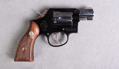 Smith & Wesson ~ Airweight ~ .38 SPL - Image 1 of 2