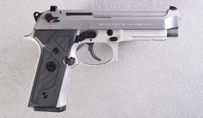 Beretta ~ 92FS Vertec ~ 9mm - Image 1 of 4
