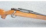 Weatherby Mk V Deluxe in 300 Wby Mag - 2 of 9