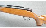 Weatherby Mk V Deluxe in 300 Wby Mag - 4 of 9