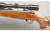 Weatherby Mark V Deluxe in 7mm Wby Mag - 4 of 8