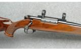 Weatherby Mk V Deluxe Custom in 300 Wby Mag - 2 of 7