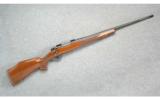 Weatherby Mk V VarmintMaster in 224 Wby - 1 of 9