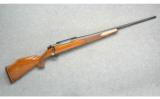 Weatherby Mark V Deluxe German in 300 Wby Mag - 1 of 9