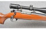 Weatherby Mark V Deluxe in 300 Wby Mag - 2 of 8