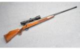 Weatherby Mark V Deluxe in 416 Wby Mag - 1 of 8