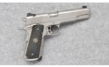 Kimber Gold Combat Stainless II in 45ACP - 1 of 4