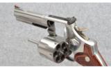 Smith & Wesson Model 629-5 Classic in 44 Mag - 3 of 4