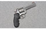 Smith & Wesson 686-4
.357 Magnum - 1 of 2
