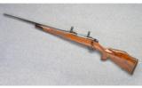 Weatherby Mark V Left Hand Deluxe in 257 Wby Mag - 1 of 1