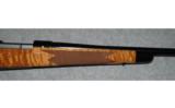 Winchester 70 Super Grade Maple .7MM REM MAG - 6 of 8