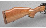 Weatherby ~ Mark V Deluxe ~ 300 Wby Mag - 2 of 9
