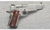 Smith & Wesson ~ SW1911TAE Series~ 45 ACP - 1 of 4