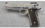 Smith & Wesson ~ 945 Performance Center ~ 45 ACP - 2 of 5