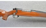 Weatherby ~ Mark V Custom Deluxe ~ 300 Wby Mag - 3 of 9