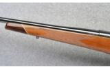 Weatherby ~ Mark V Custom Deluxe ~ 300 Wby Mag - 6 of 9