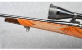 Weatherby ~ Mark V Deluxe Left Hand ~ 300
Wby Mag - 5 of 9