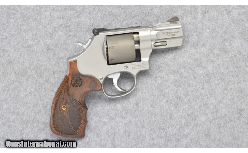 Smith & Wesson ~ Model 986 ~ 9mm Luger