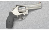 Smith & Wesson ~ Model 686-6 ~ 357 Magnum - 1 of 4
