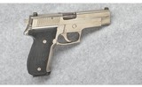 Sig Sauer ~ P226 ~ 9 mm Luger - 1 of 6