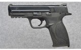 Smith & Wesson ~ M&P40 ~ 40 S&W - 2 of 4