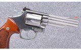 Smith & Wesson ~ Model 66-2 ~ 357 Magnum - 2 of 4