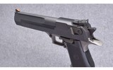 IMI /Magnum Research ~ Desert Eagle ~ 44 Magnum - 3 of 4