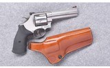 Smith & Wesson ~ Model 629-6 ~ 44 Magnum - 1 of 4